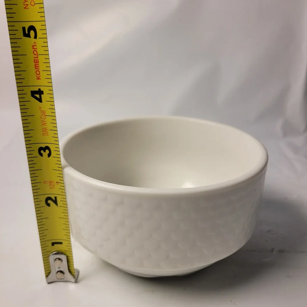 Churchill Vitrified Porcelain‎ Bowl White Textured Scale Pattern Round Small Vtg